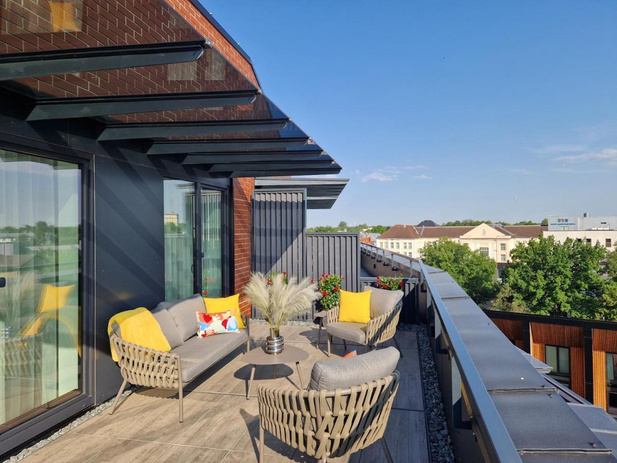 Artisa Riia Str 20A Luxury 2Br Penthouse Apartment ตาร์ตู ภายนอก รูปภาพ